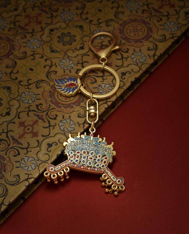 3个月卖了近8万个!揭秘国博凤冠冰箱贴