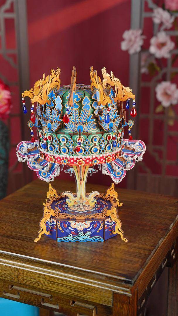 3个月卖了近8万个!揭秘国博凤冠冰箱贴