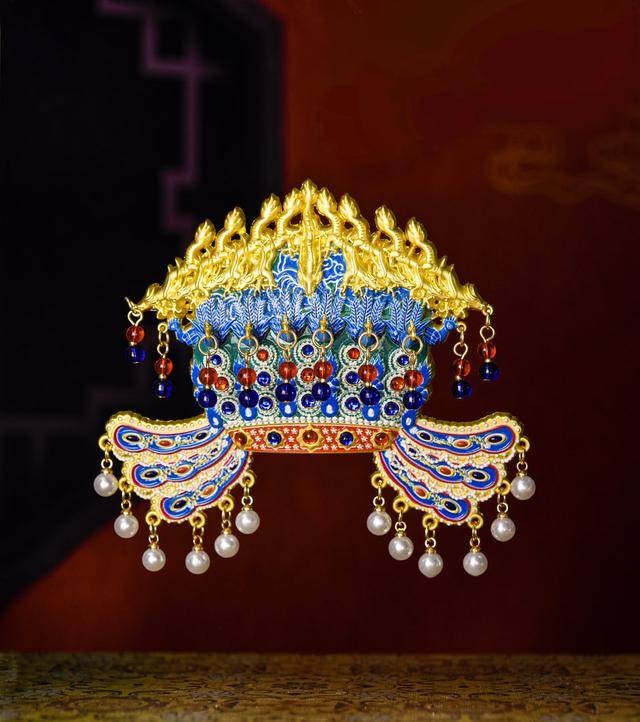 3个月卖了近8万个!揭秘国博凤冠冰箱贴