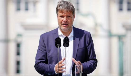 墙倒众人推!德国突发政治地震:6成德国人要求朔尔茨立即下台