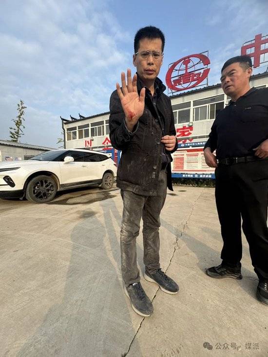 突发!新华社著名调查记者王文志、程子龙“合新铁路”追访被袭击受伤,手机被抢夺……