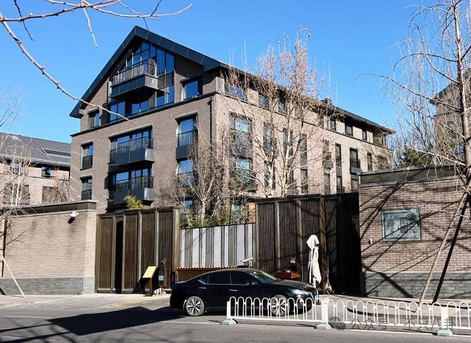 管有钱人叫少爷,嘲普通人没工作,现在的网红这么low吗?