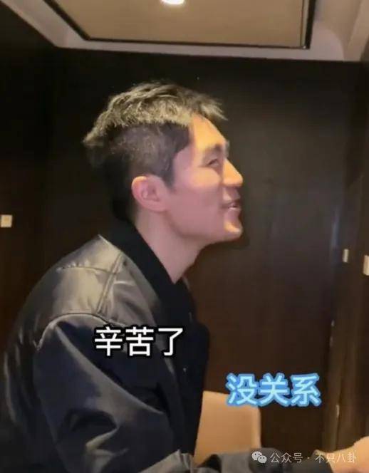 管有钱人叫少爷,嘲普通人没工作,现在的网红这么low吗?