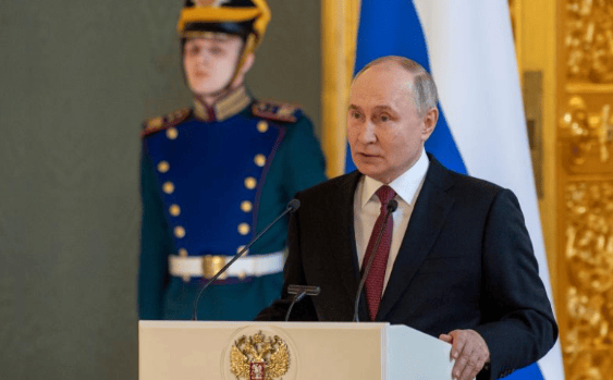 俄政坛大地震,普京突然登机离国,拉着邻国达成重要合作!果然不简单