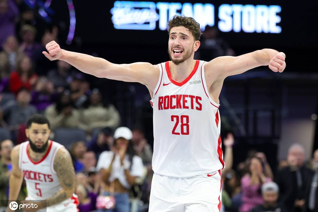 乌度卡因挑衅裁判被罚款5万 申京+伊森合计被罚5万