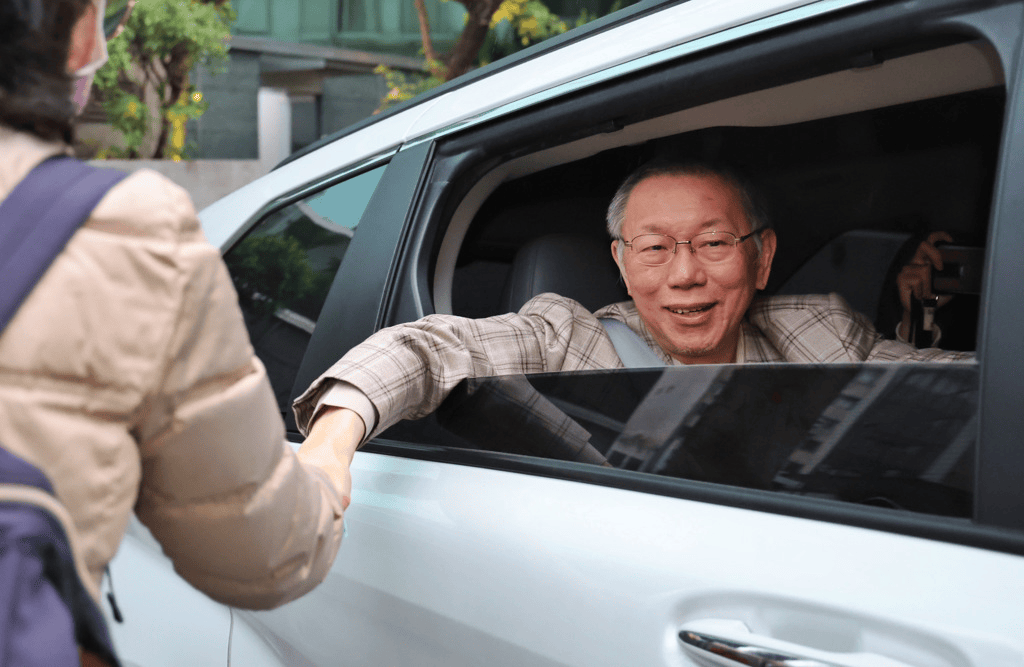 台媒：柯文哲正式请辞民众党主席后发声，向支持者喊话“千万不要有什么退党潮”