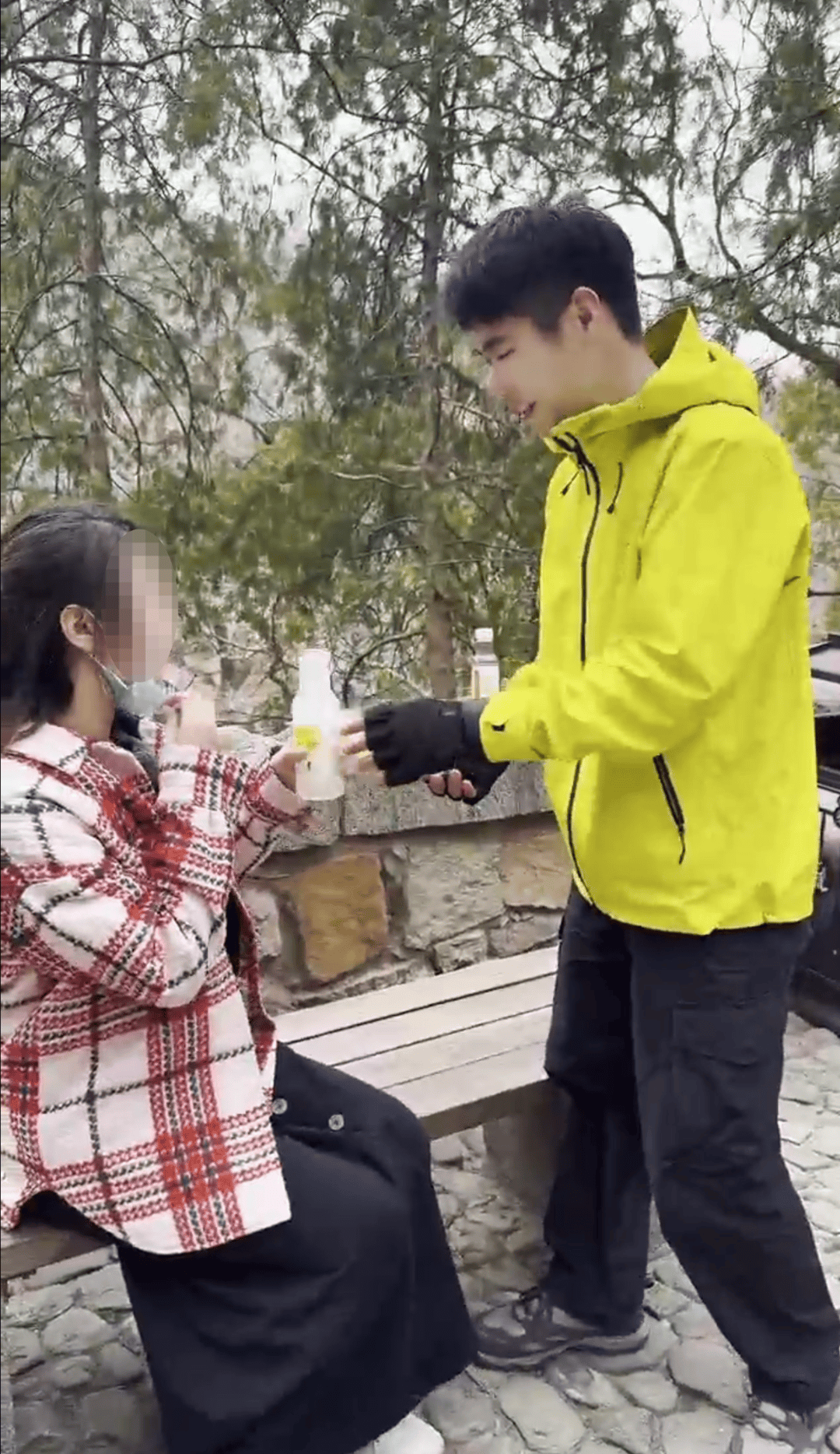 揭秘泰山“陪爬者”:年入30万元是极少数,多数从事者视其为“过渡”