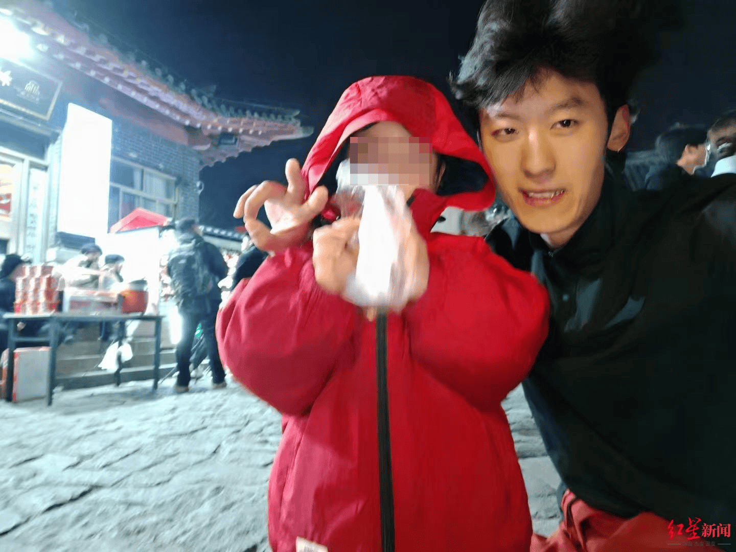 揭秘泰山“陪爬者”:年入30万元是极少数,多数从事者视其为“过渡”