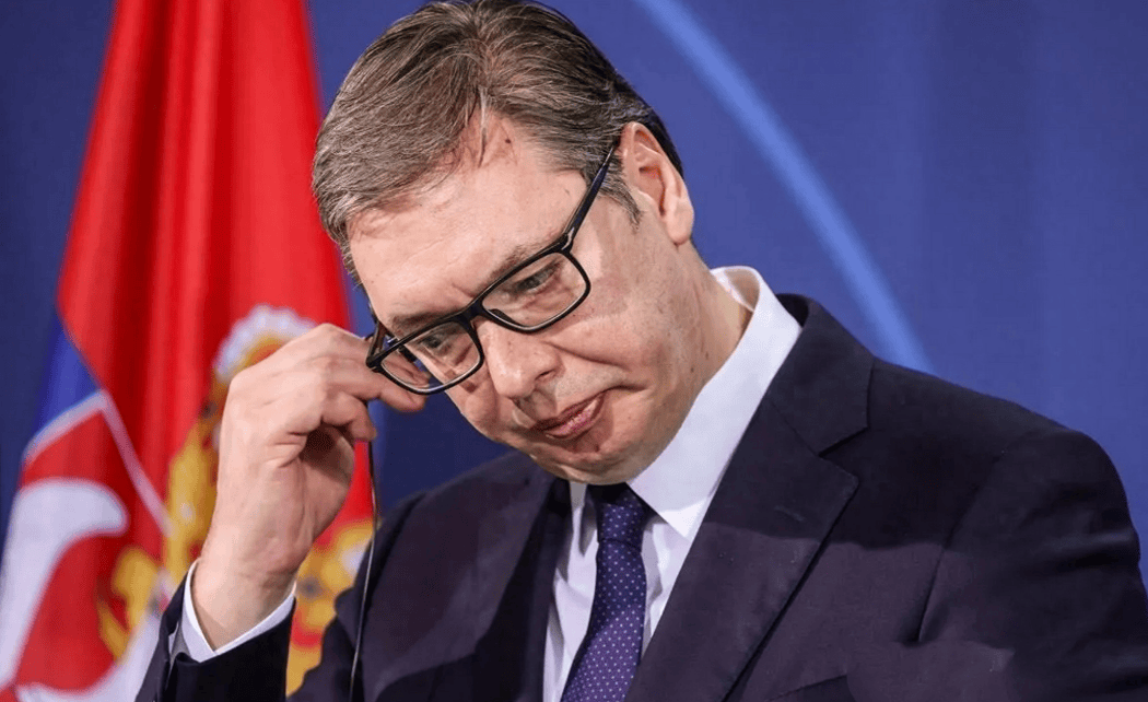 塞尔维亚三十二万抗议者怒吼：武契奇该下台！武契奇在震荡中能否稳住政权？