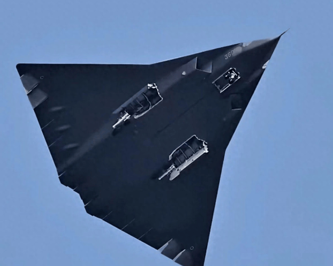 眼看追不上六代机，美军换了思路：提前布局下一代战机