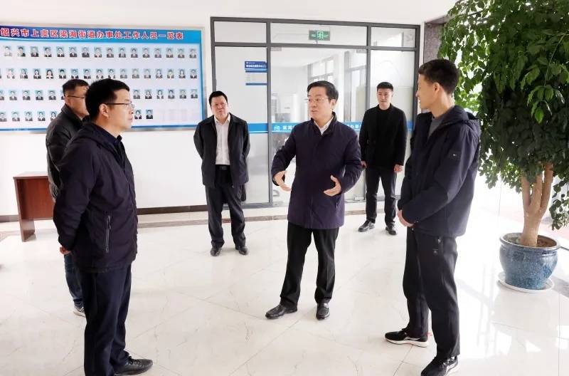 浙江绍兴市委书记在街道办逐层检查:有的办公室门开着但无人