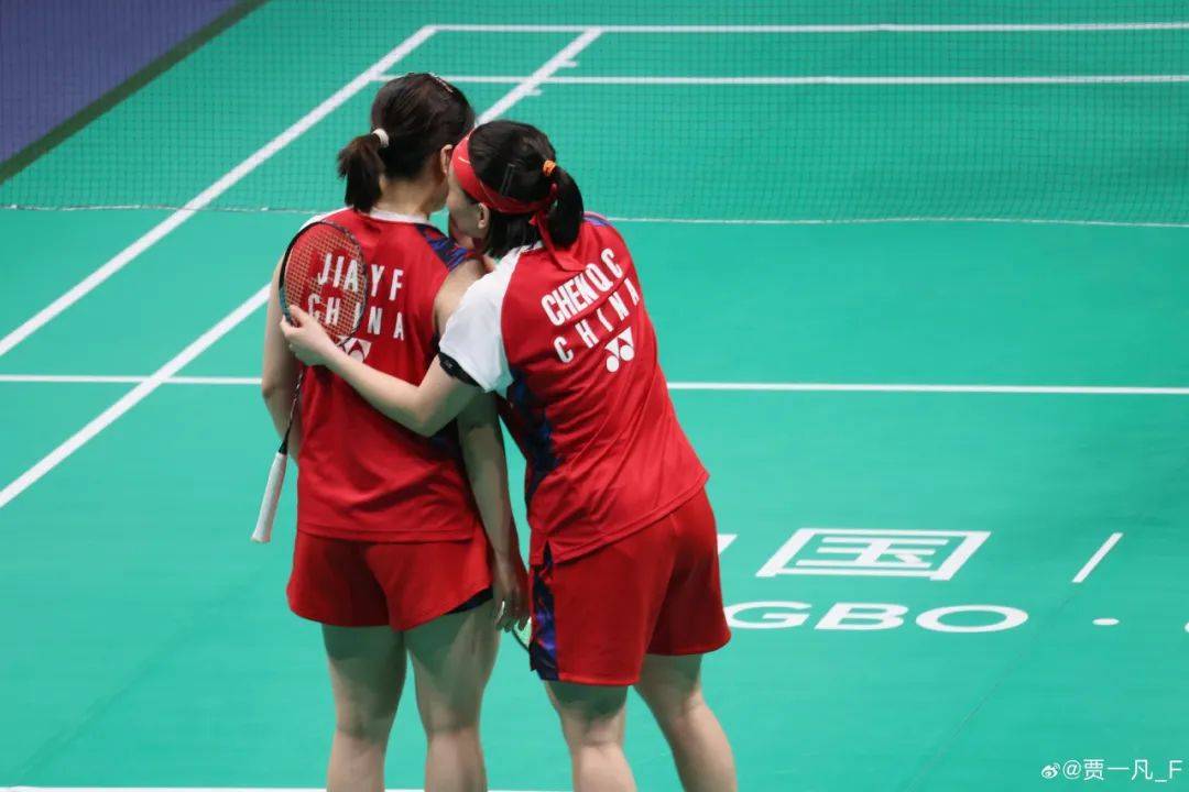 奥运冠军贾一凡被挤断指甲，本人发声：大家理智追星