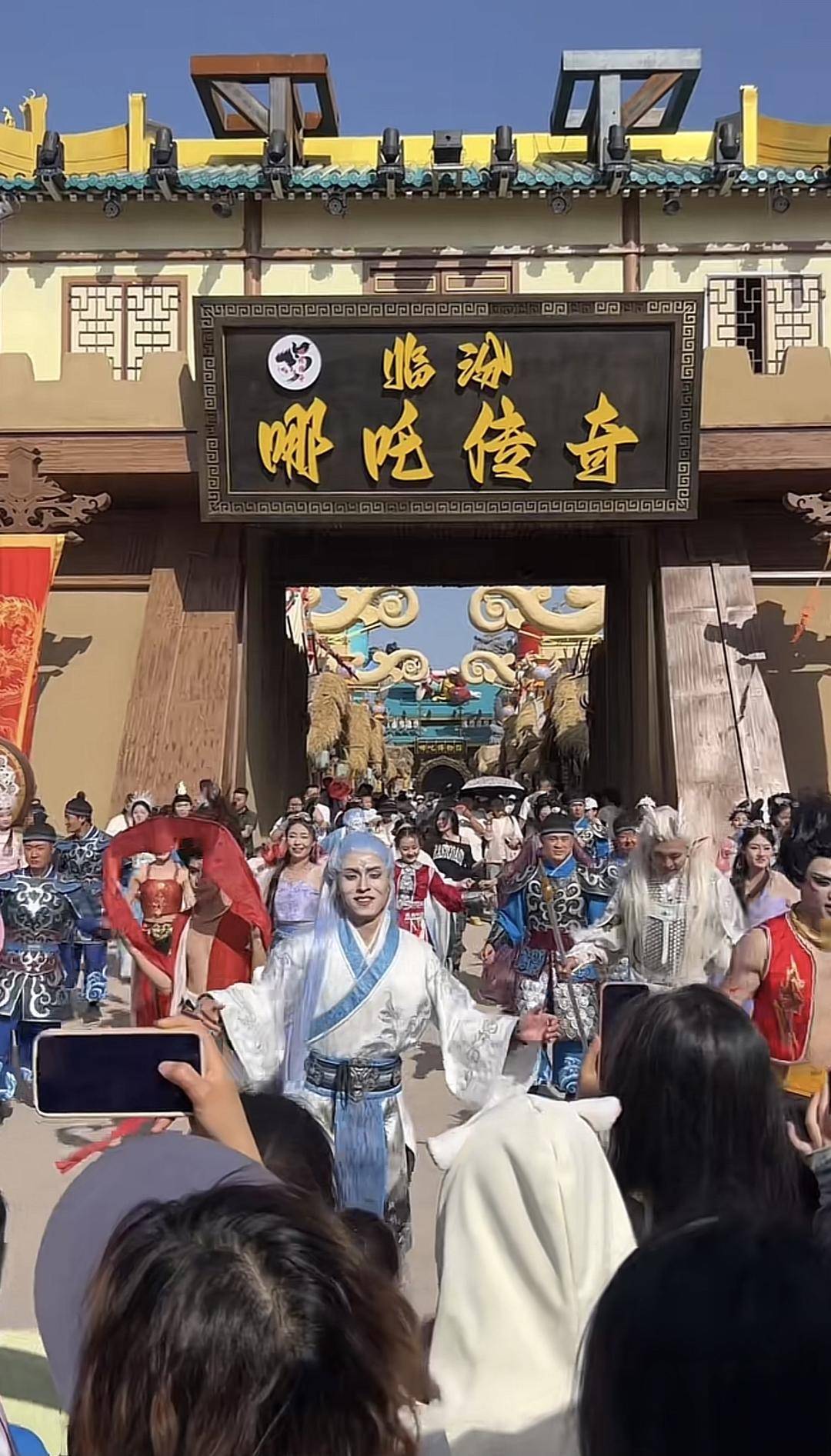 艺术家控诉山西临汾哪吒主题景区雕塑抄袭：造型照搬我的作品