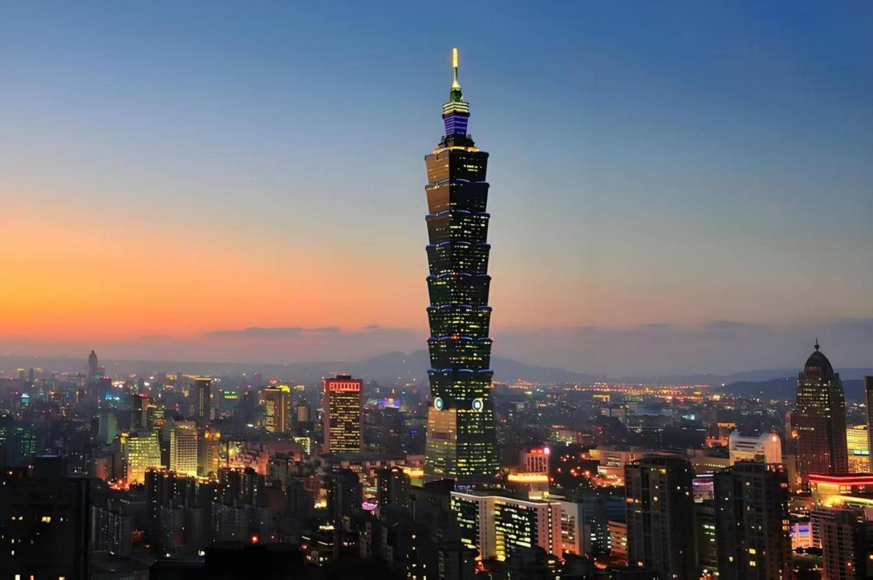 刚刚!中方连发三道警告,我外长公开表态,绝不允许日本强军扩武