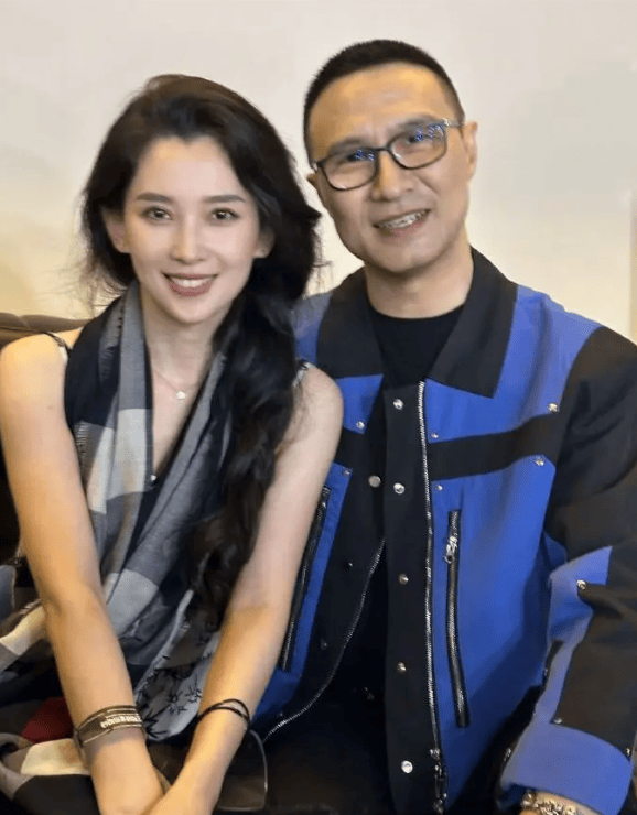 汪峰与森林北两家人同游日本,包括与章子怡所生的一对儿女,氛围相处融洽