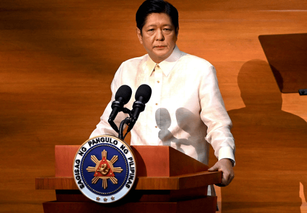 赖在仁爱礁26年，菲律宾等来强援，美军亲自坐镇，王毅外长的话，菲律宾忘了？