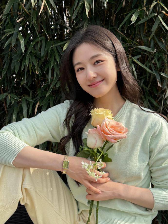 从“白幼瘦”到“气血感”，审美标准终于“健康”了？