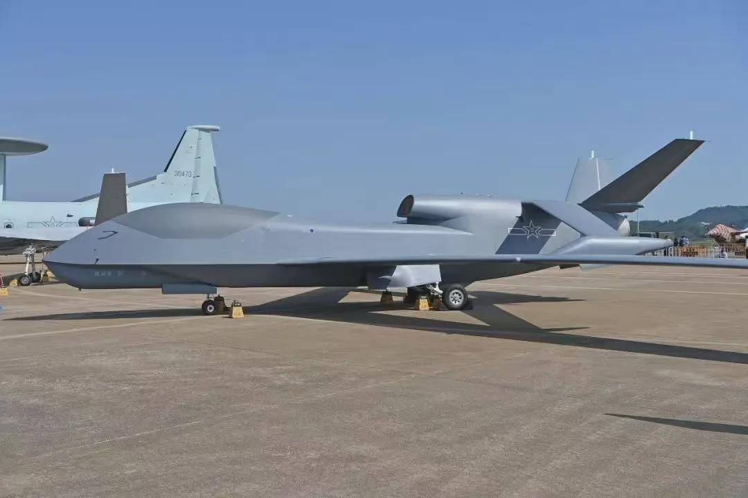 首度公开!歼-9开创先河