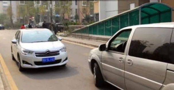 “刚走出去不到一分钟就出事”,一家五口1死4伤!家属最新发声