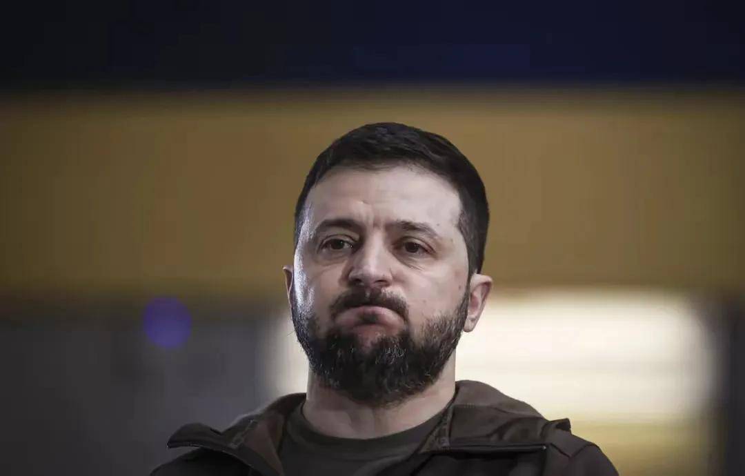 白宫突然同意俄方条件!特普会前夕乌克兰局势紧张,泽连斯基被迫选择!