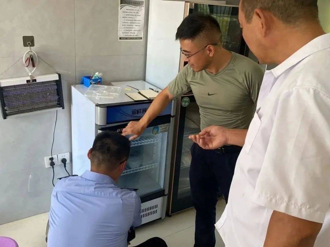 区民政局联合市场监管局开展食品安全专项检查 筑牢安全防线