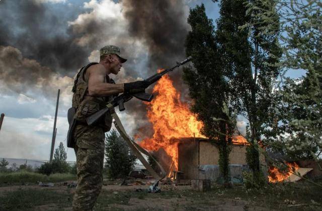 3万美军就位!特朗普对普京翻脸,朝鲜放话:大胆去见,中方也表态了