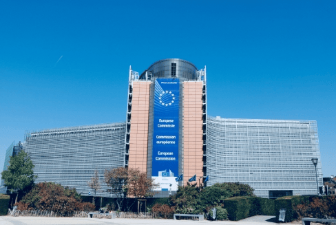 中方反制欧盟，不准银行与中企交易，冯德莱恩赌输，遭内部批评