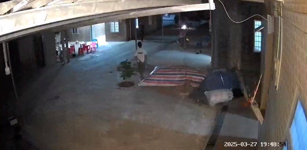 “女子带娃回娘家一家三口被害”案件今日开庭,丈夫:会带着妻子被砍断的头发去听审