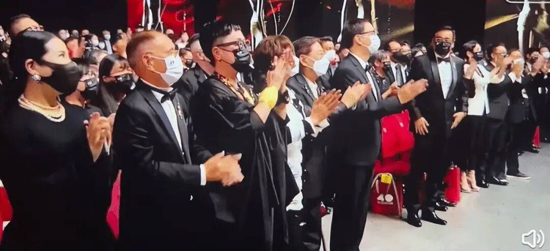 考古|89岁谢贤现身依旧时髦!与小49岁女友分手后开搞事业,疑已交代后事的他太潇洒