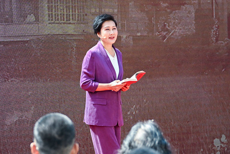 国家大剧院举办何香凝艺术精品展